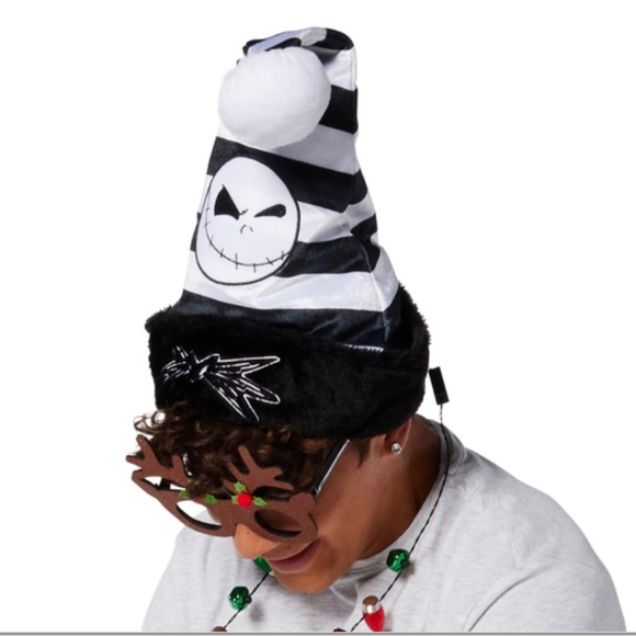 Jack Skellingto Santa Hat - Picture 1 of 3